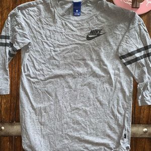 Nike quarter sleeve shirt